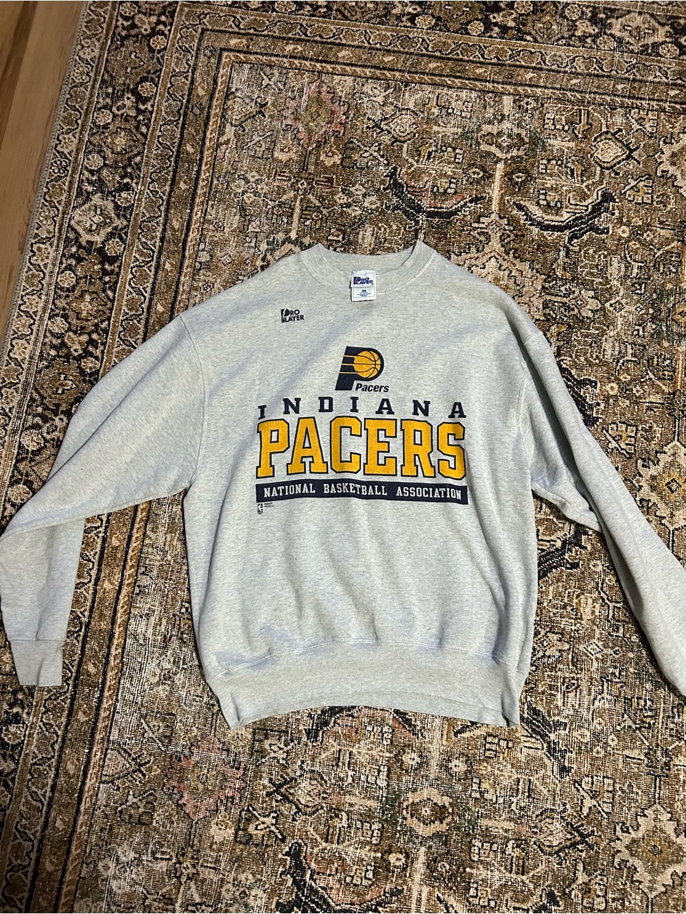Indiana Pacers vintage crewneck.